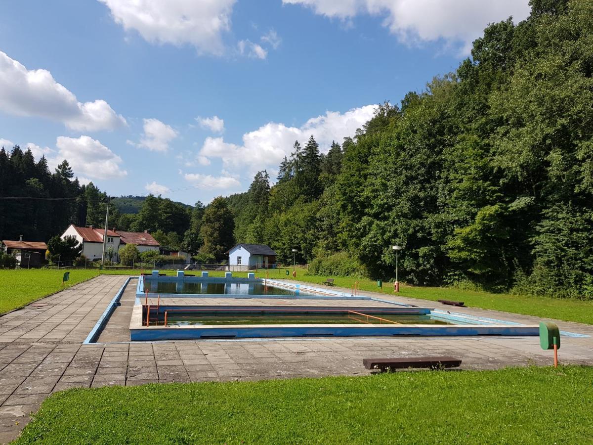 Schupplerova Vila Hostejn Экстерьер фото